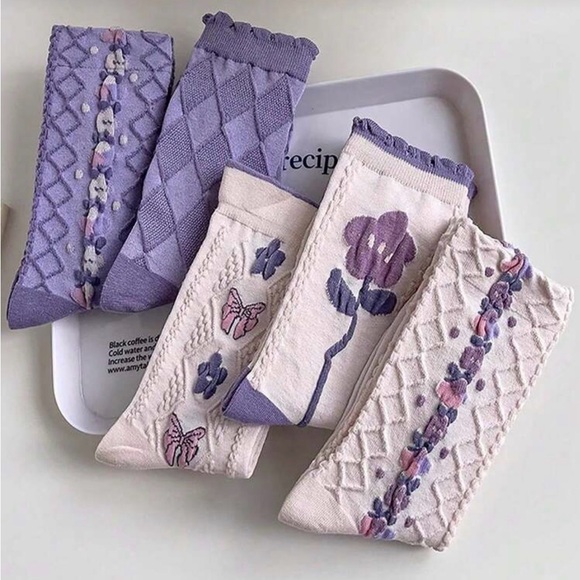 5 Pair of Purple Colored Socks with Floral Design-NWT - Picture 4 of 6